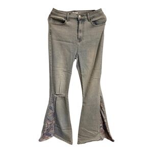Forever 21 Flare Jeans Womens Size 30 Patchwork Acid Washed Denim NWOT Stretch